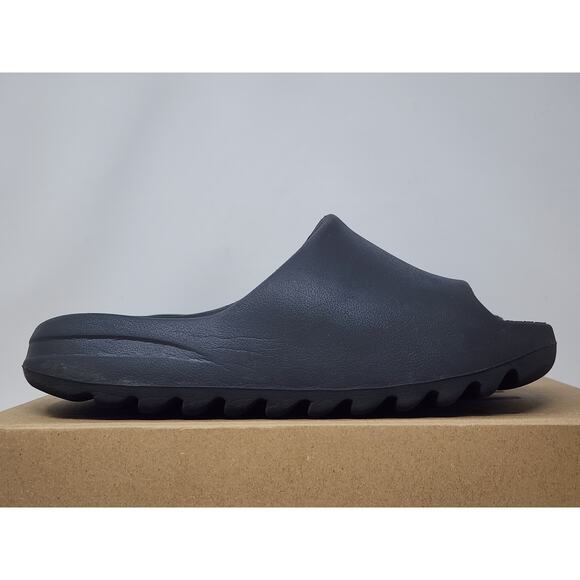 Adidas Yeezy Slide ONYX HQ6448 Size 6 WORN main image 5